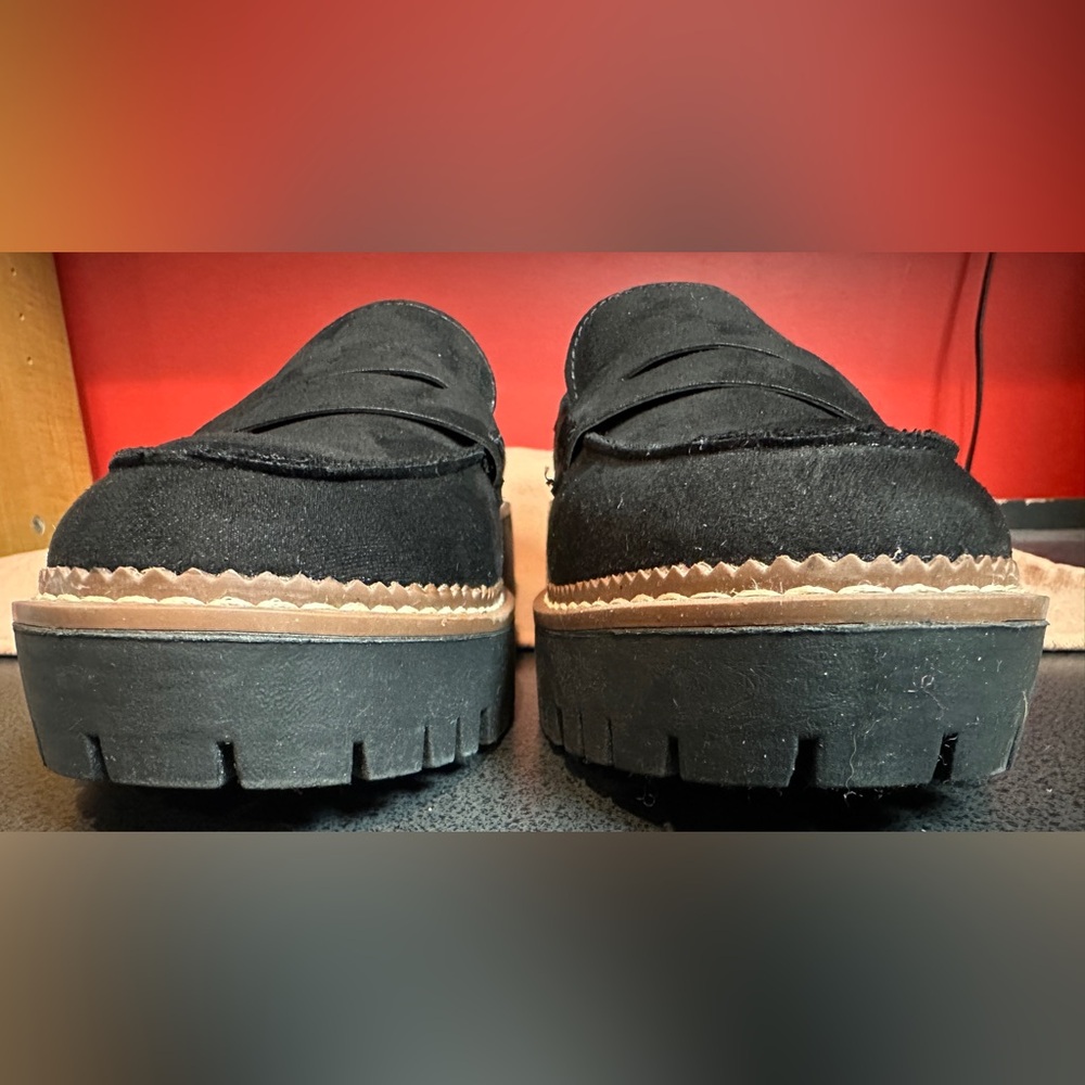 Jellypop Black Faux Suede Lug Sole Slip On Loafers Women’s Size 9.5M - Picture 5 of 13